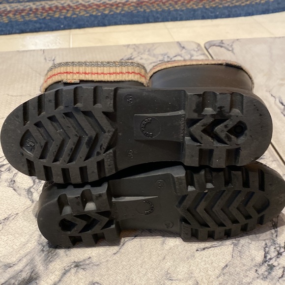 Burberry Nova Check Boots (Rain) w/ built in Boot Sock look! SHARP! Size 6 🇺🇸 - Picture 4 of 9